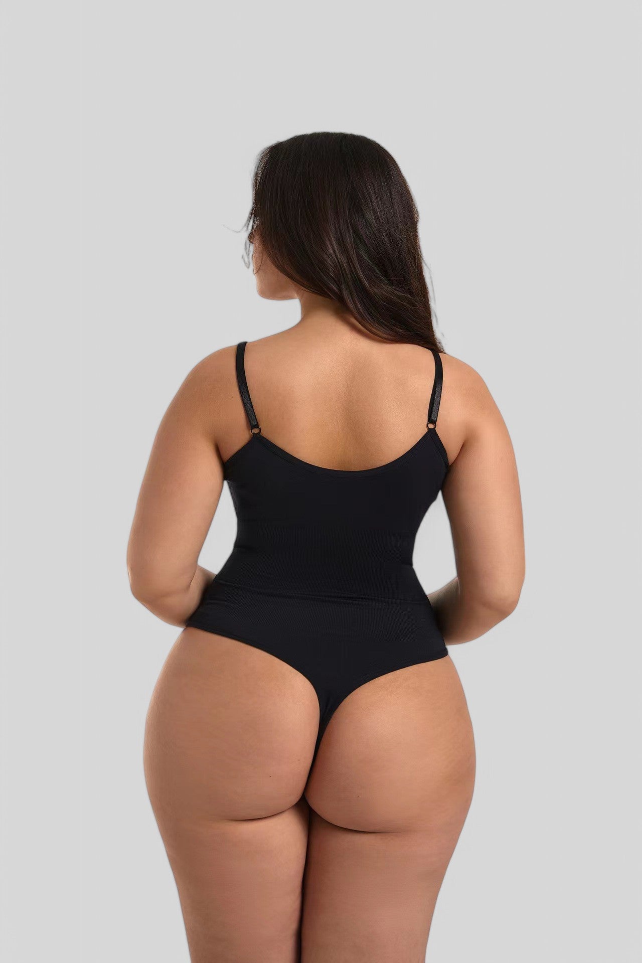 Gleamshape - Tanga Bodysuit mit Ausschnitt