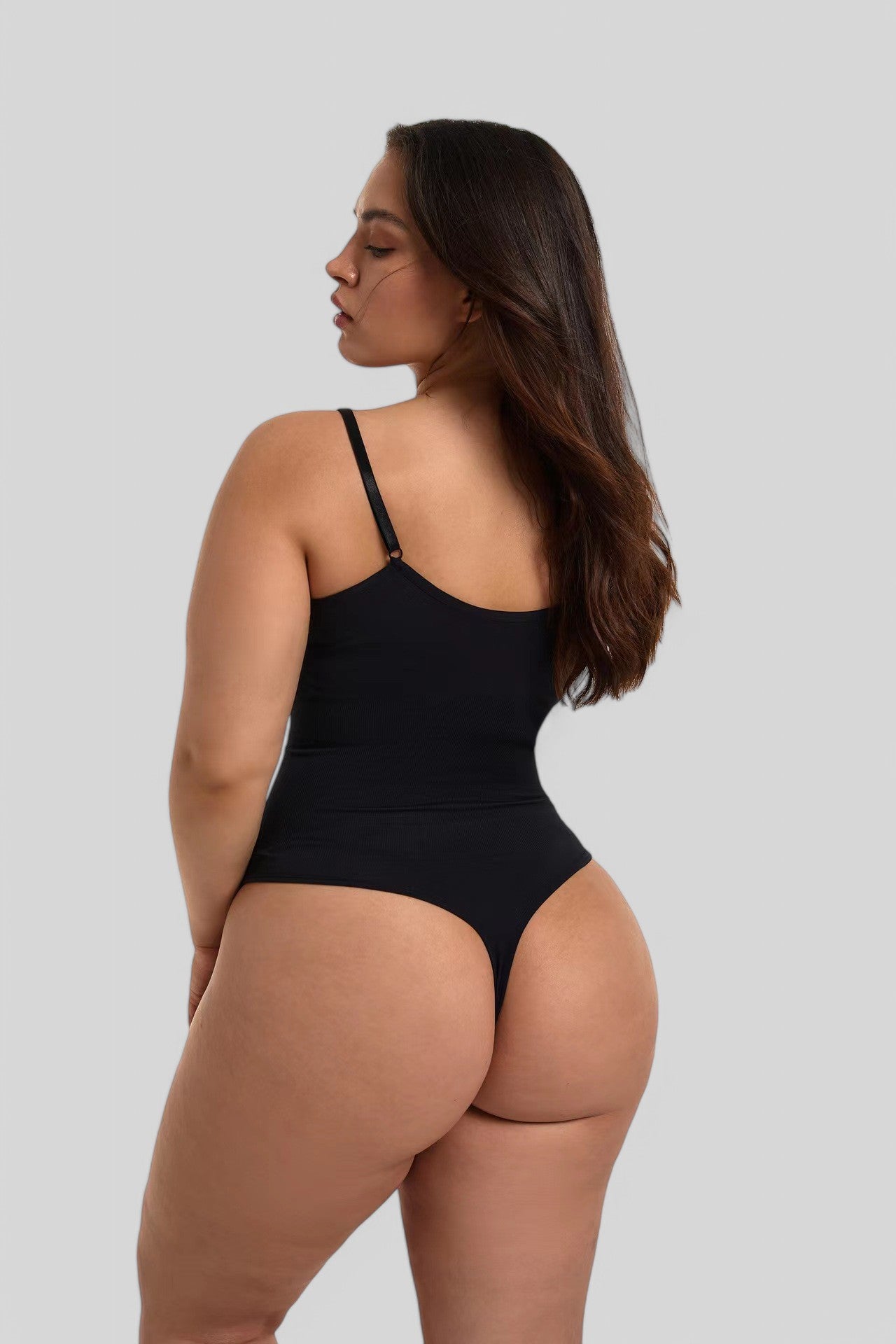Gleamshape - Tanga Bodysuit mit Ausschnitt