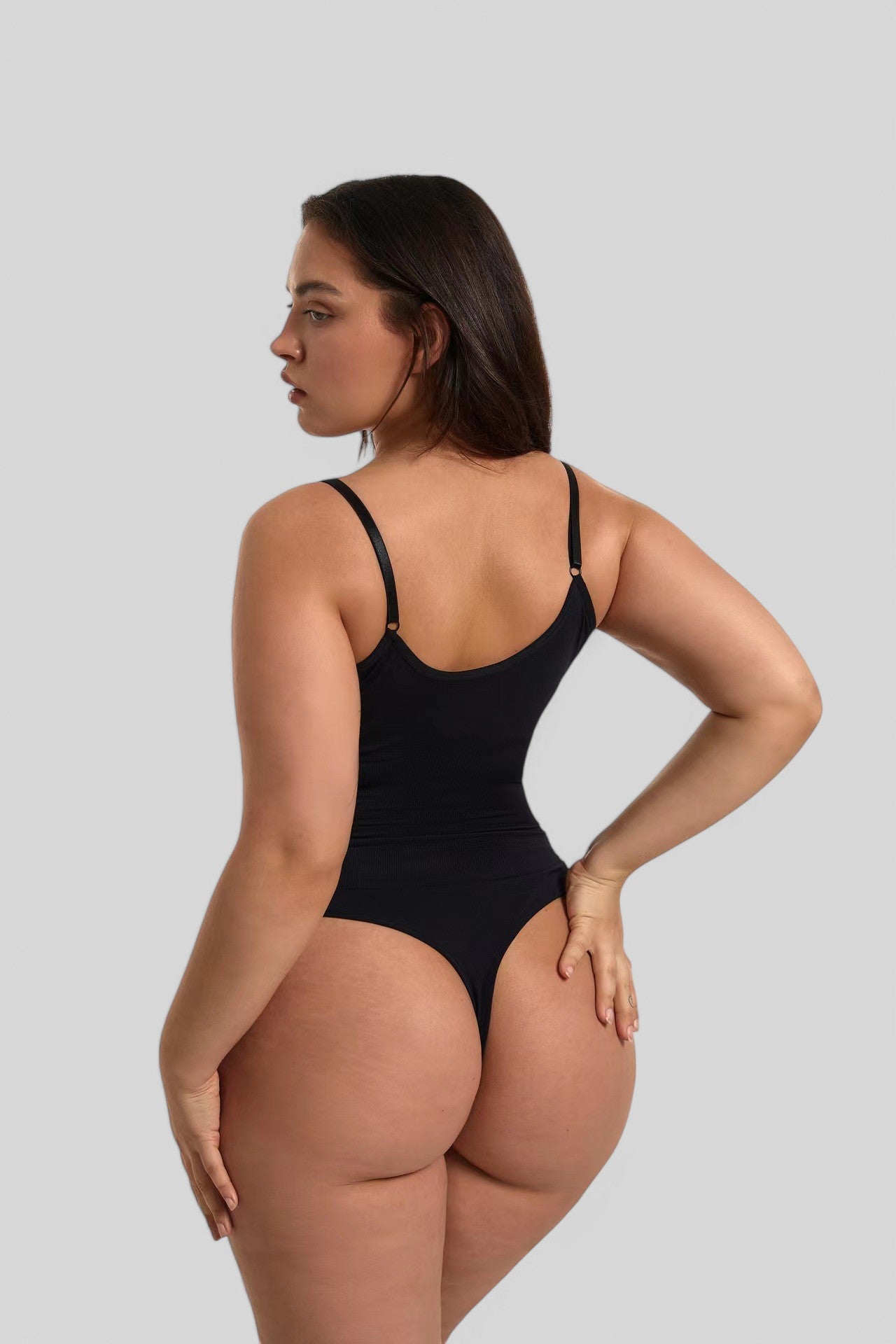 Gleamshape - Tanga Bodysuit mit Ausschnitt